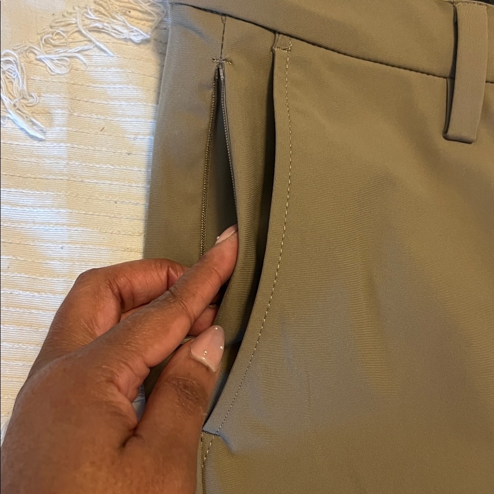 Dockers Men's Khaki Chinos - Picture 9 of 9